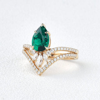 1.70 CT Pear Emerald May Birthstone Unique Bridal Ring Set in 925 Sterling Silver