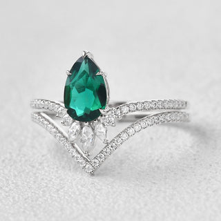 1.70 CT Pear Emerald May Birthstone Unique Bridal Ring Set in 925 Sterling Silver